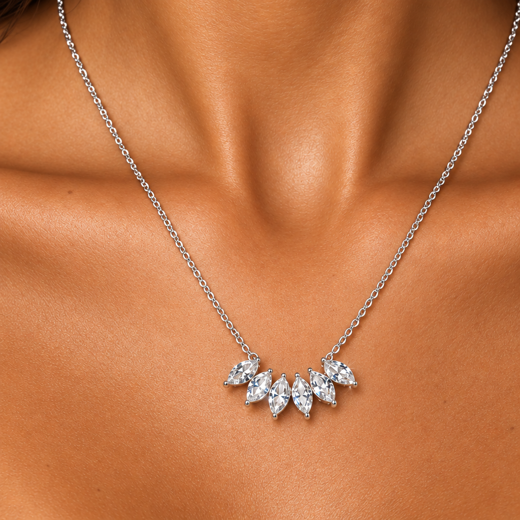 Collier pendentif floral
