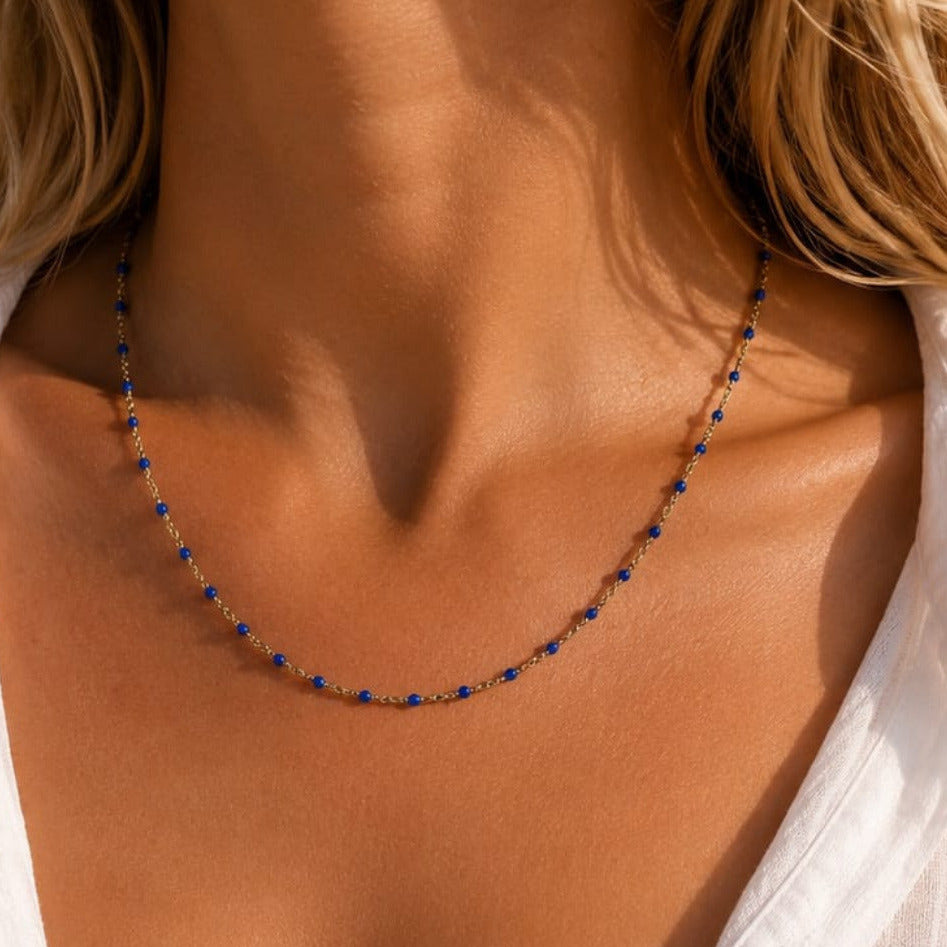 Collier Intemporel – Perles Colorées