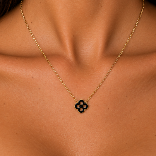 Collier trèfle noir